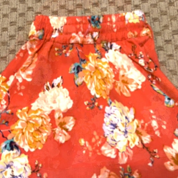 Women’s O’Neill skirt, med, red with floral pattern, used/ good condition - Picture 2 of 6